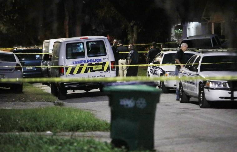 Четыре человека погибли в перестрелке после ограбления магазина во Флориде