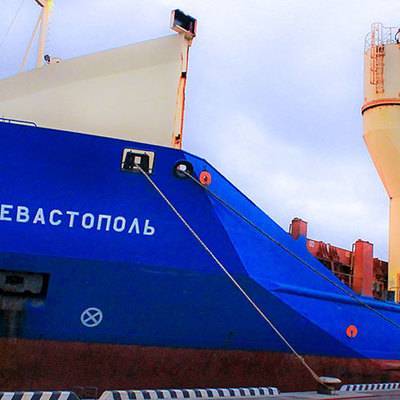 Российское судно "Севастополь" арестовали в порту Сингапура