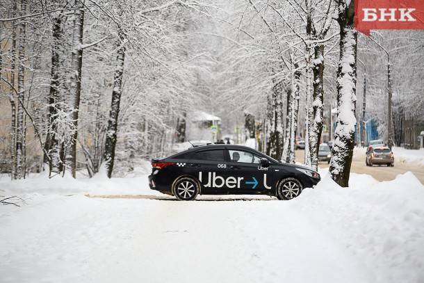 В Сыктывкаре школьница попала под такси Uber