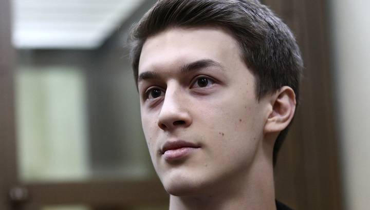 Студенту-блогеру Жукову дали три года условно