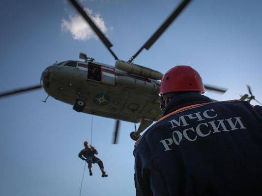 Большинство россиян считают героями врачей и спасателей — ВЦИОМ