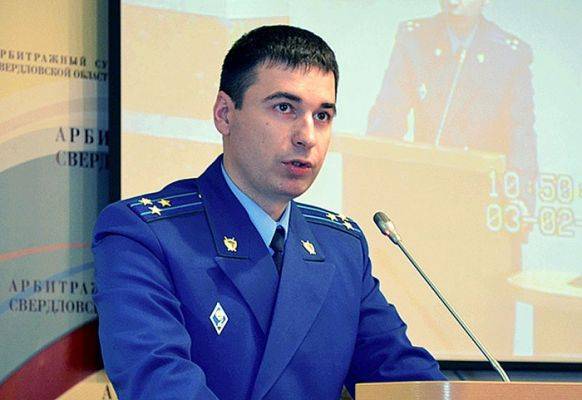 По делу о взятке: у зампрокурора Свердловской области прошли обыски
