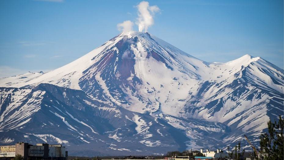 В МЧС предупредили о возможном извержении вулкана на Камчатке