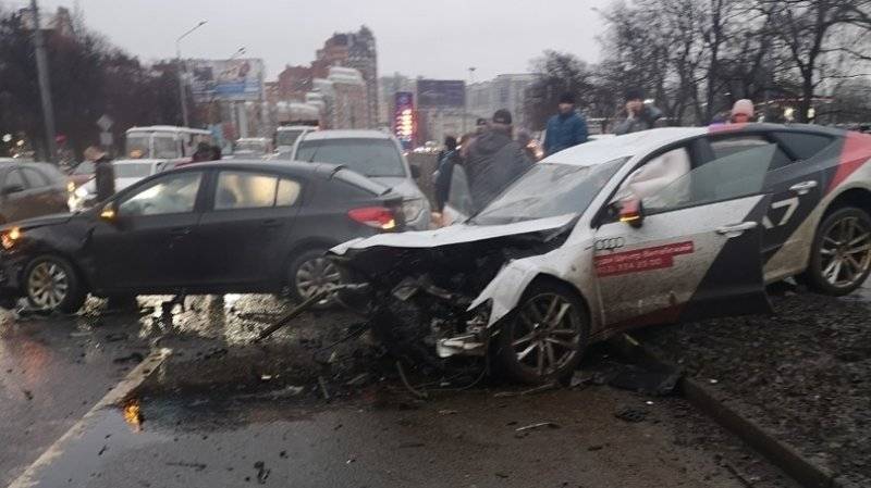 Виновник массовой аварии на Выборгском шоссе Петербурга свыше 100 раз нарушил ПДД