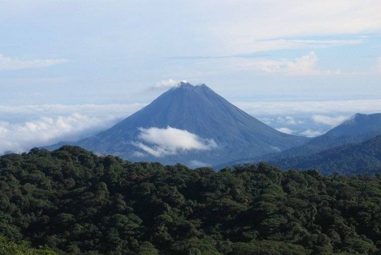 Специалисты предупреждают туристов на Камчатке о возможном извержении вулкана