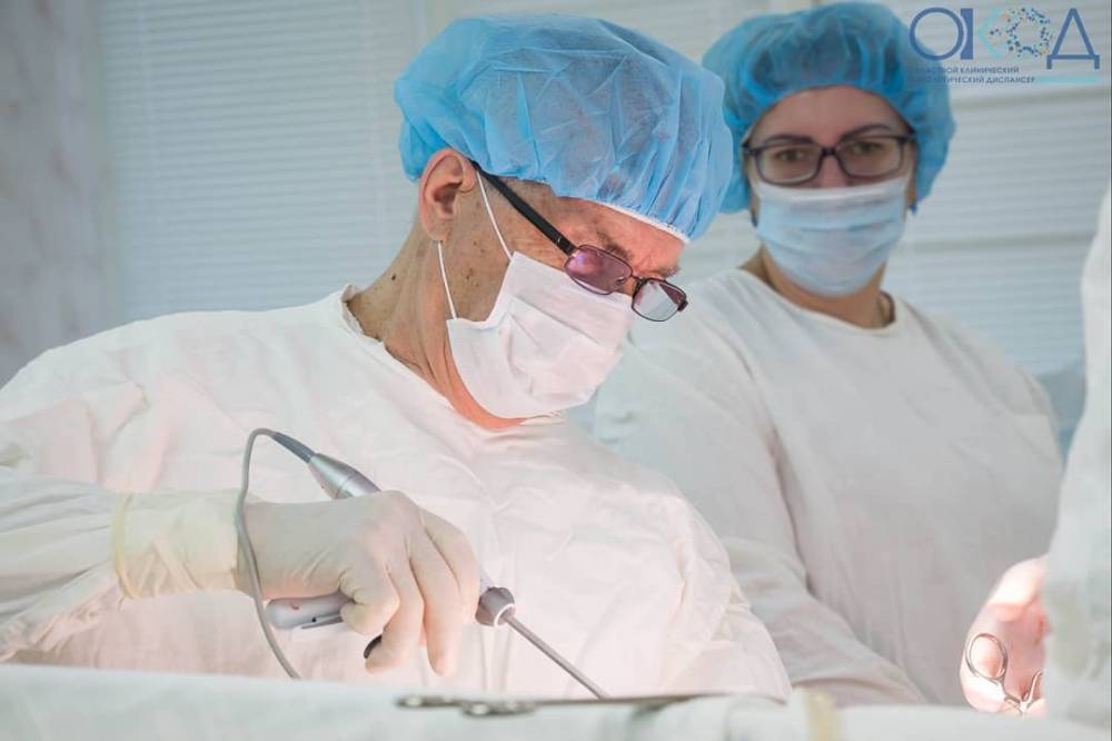 «Думала, что полнеет»: в Кемерове врачи удалили женщине огромную опухоль