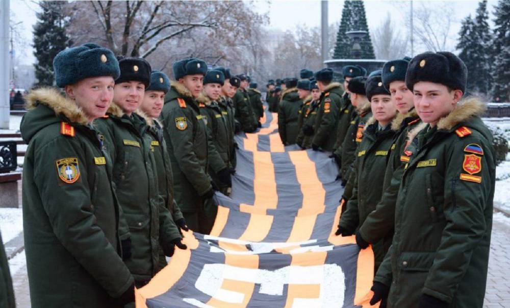 Это запрещено на Украине: В Донбассе отмечают День Георгиевской ленты