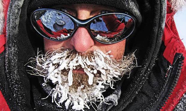 Медики посоветовали мужчинам сбрить усы и бороду на зиму