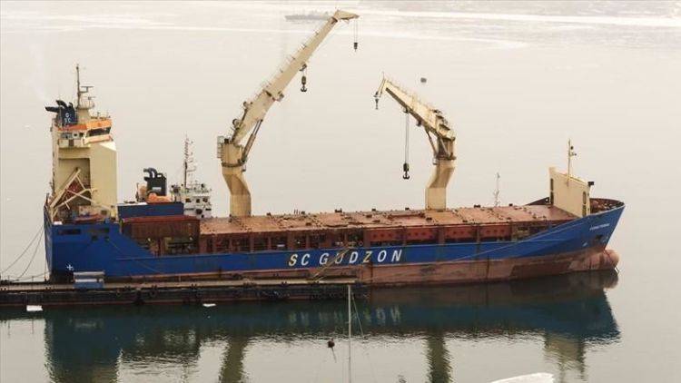 Сингапур хочет продать попавшее под санкции судно "Севастополь" из РФ