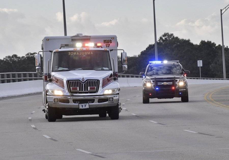 Около 10 человек пострадали при стрельбе на авиабазе во Флориде