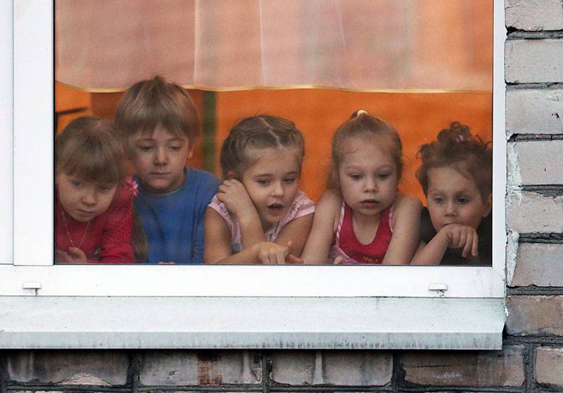Неадекватный мужчина прорвался в детский сад в Москве