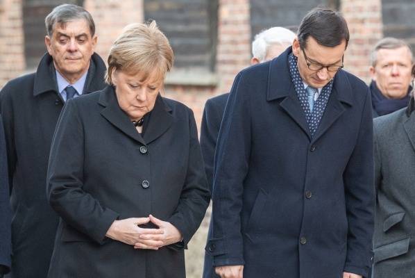 Меркель посетила Освенцим впервые за 14 лет на посту немецкого канцлера