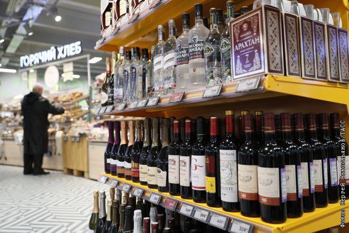 Смертность от отравления алкоголем в РФ за 9 месяцев выросла почти на 12%