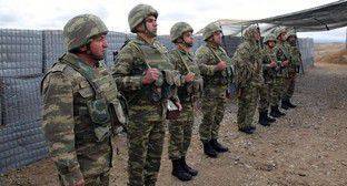 Азербайджан заявил об обстрелах армянскими снайперами
