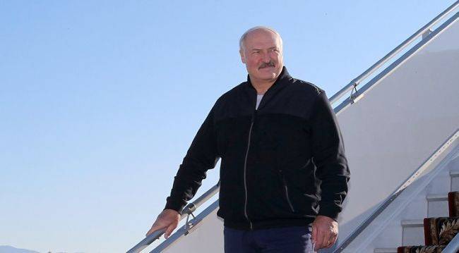 Лукашенко прилетел в Сочи для встречи с Путиным