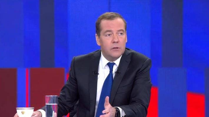 Медведев заявил, что РФ и Украина должны договориться по газу