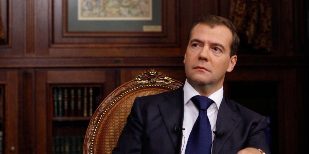 Медведев потребовал от Украины прекратить навязывать РФ высокие тарифы на транзит