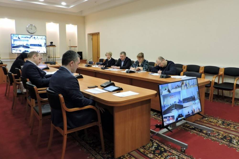Зампред правительства Коми Константин Лазарев призвал граждан сообщать о неубранном снеге