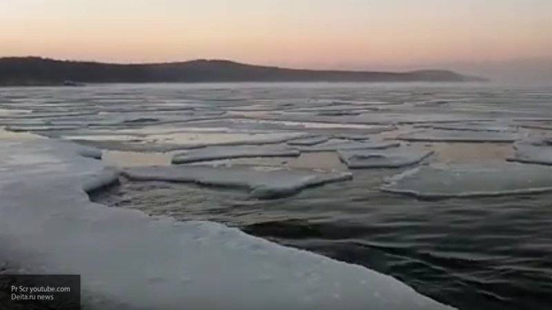 Шестерых рыбаков спасли с дрейфующей льдины на реке в Перми