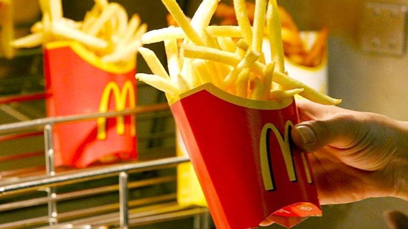 Сколько зарабатывает работник McDonald's в Германии?