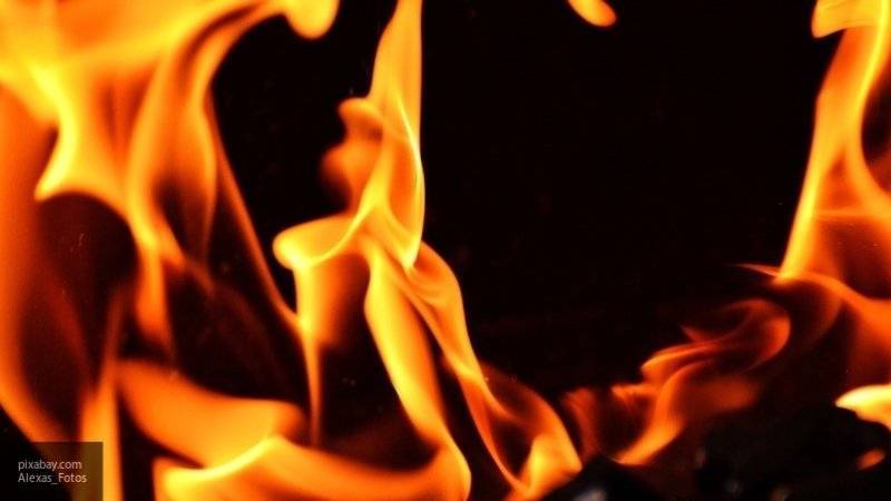 Два человека погибли при пожаре жилого дома в Казани