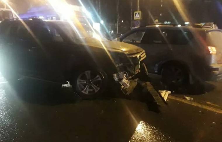 Устроившая аварию в Нижнем Новгороде машина принадлежит экс-силовику