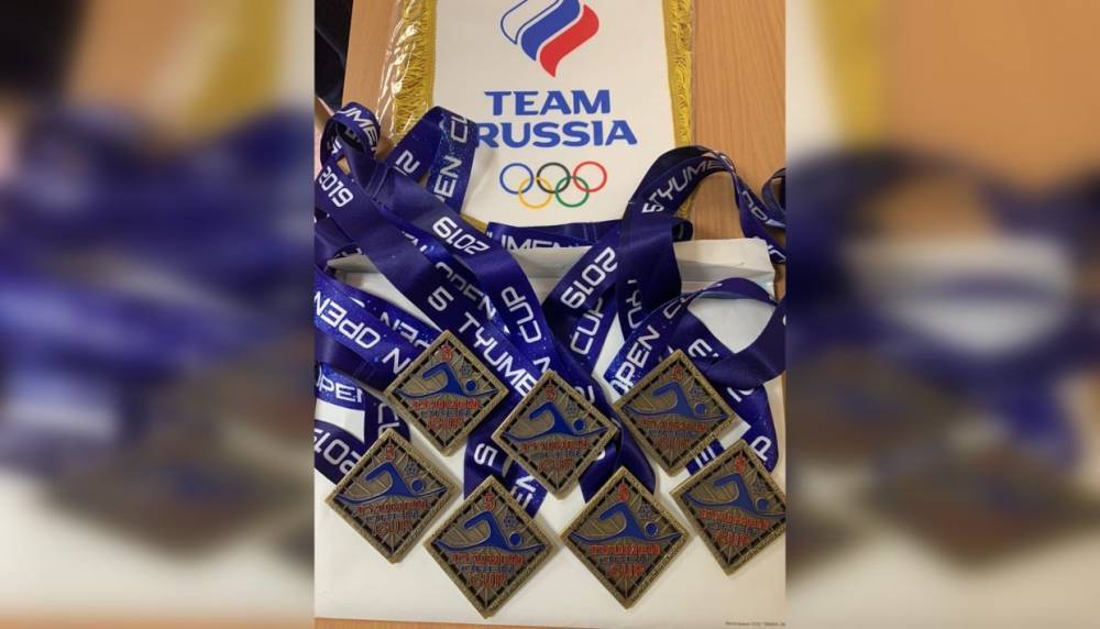 Три «Моржа» из Карелии забрали 13 золотых медалей в зимнем заплыве в Тюмени