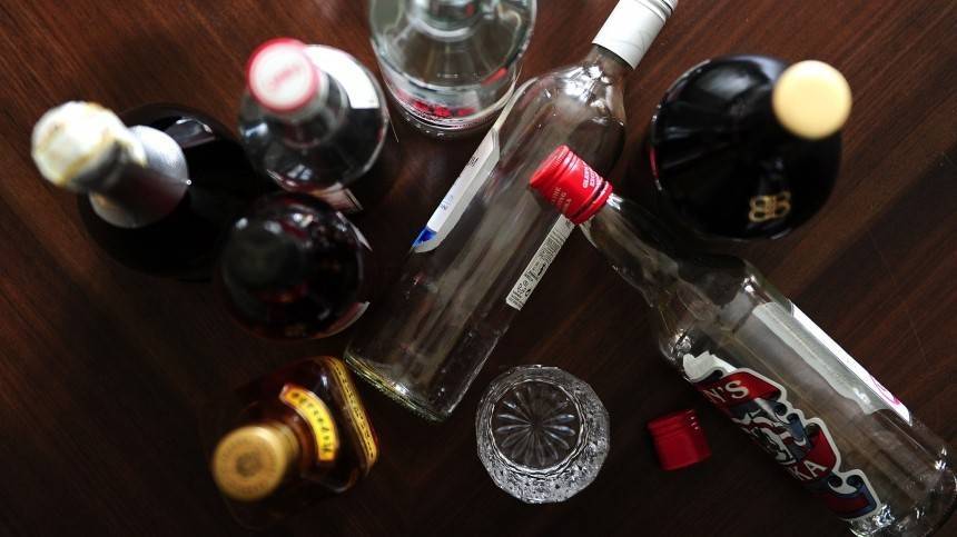 Какие алкогольные напитки покупают россияне к Новому году?