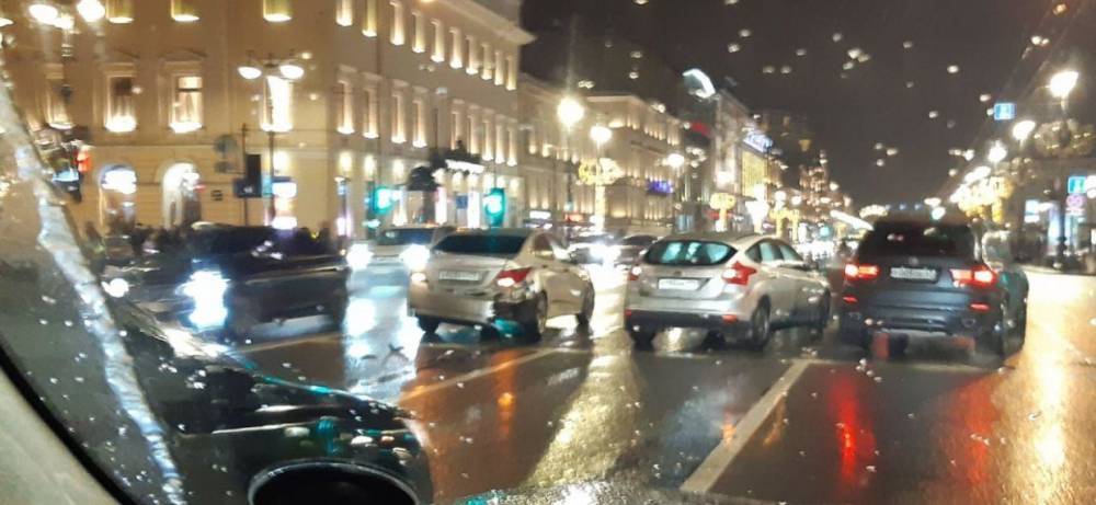 ТОП-5 аварий на дорогах Петербурга в ночь с 7 на 8 декабря