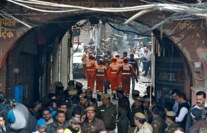 Более 40 человек погибли при пожаре на фабрике в Индии