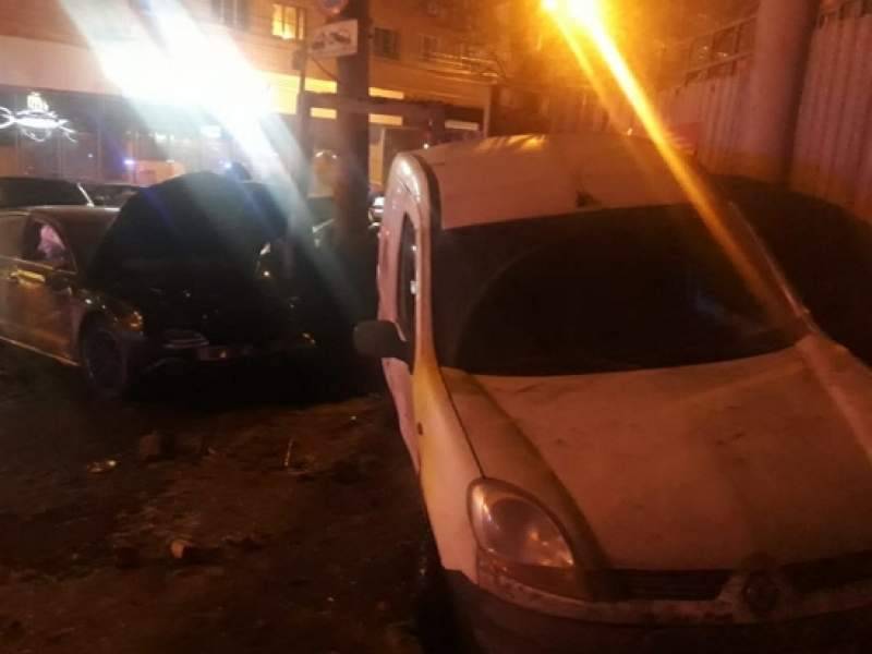 В Нижнем Новгороде автомобиль протаранил колонну школьников: погибла женщина