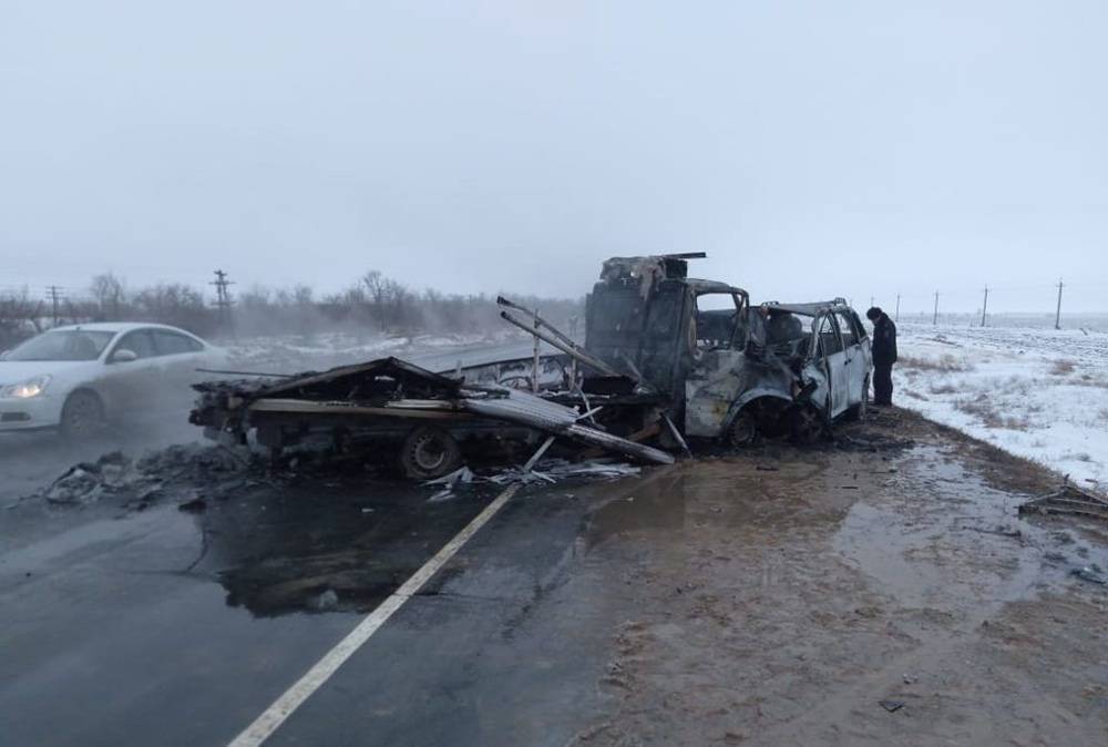 В аварии под Оренбургом сгорели четыре человека