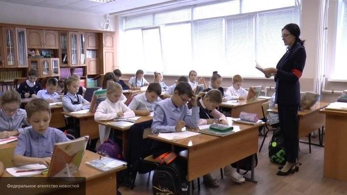 Министерство просвещения выступило с инициативой повысить зарплаты учителям