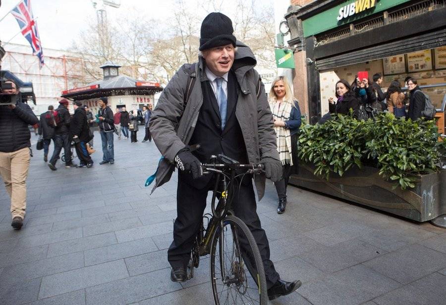 Борис Джонсон назвал езду на велосипеде по тротуару своим самым дерзким поступком