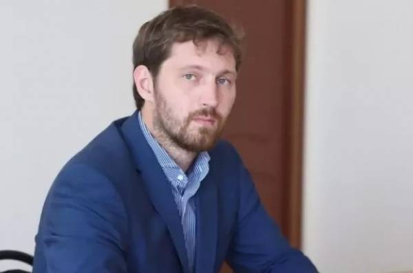В Омске депутат-коммунист раздал бомжам GPS-трекеры, чтобы отследить незаконные свалки