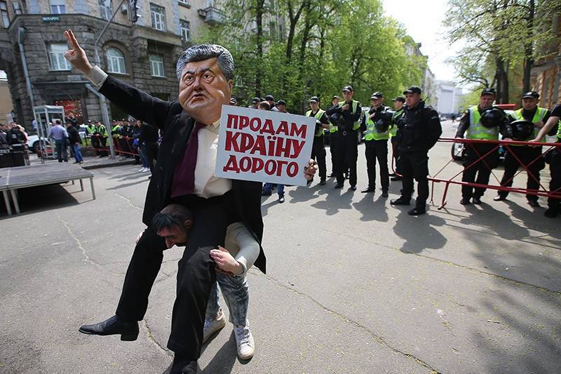 Сделано заявление об аресте Порошенко