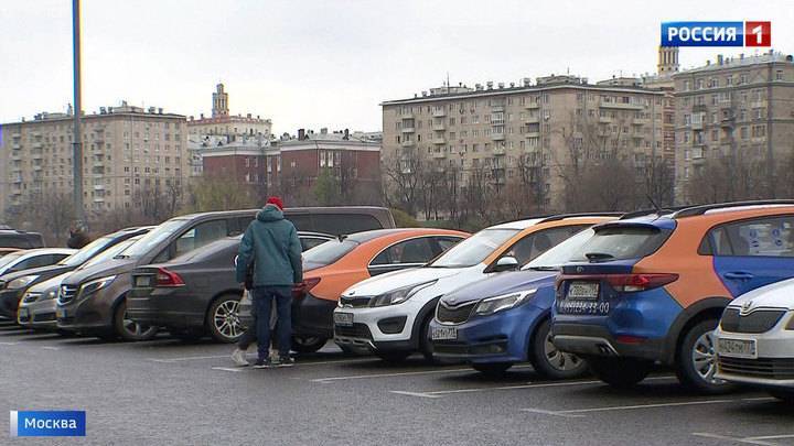 Мэр Москвы уточнил, когда растут цены на парковку и куда идут деньги
