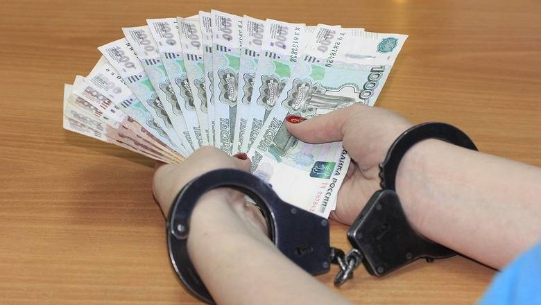 Взятки составили более трети коррупционных преступлений в России