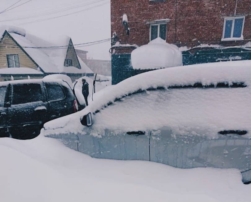 Обильные снегопады спровоцировали транспортный коллапс в Шерегеше