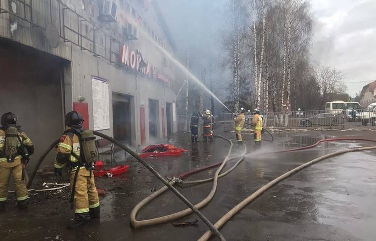 Пожар в здании автомойки и кафе локализован в Наро-Фоминске