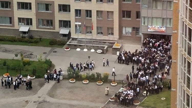 Школы в Хабаровске и Комсомольске-на-Амуре эвакуированы после сообщений о бомбе