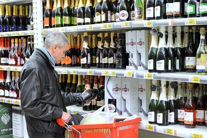 Подсчитаны траты россиян на алкоголь для Нового года