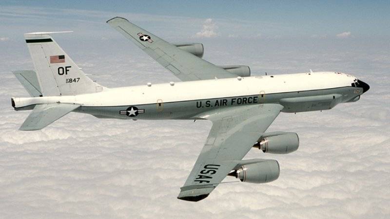 Американский разведывательный самолет провел полет над Корейским полуостровом