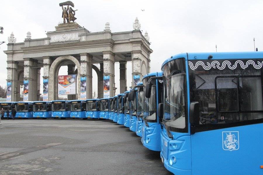 Более тысячи новых автобусов вышли на улицы города с начала года