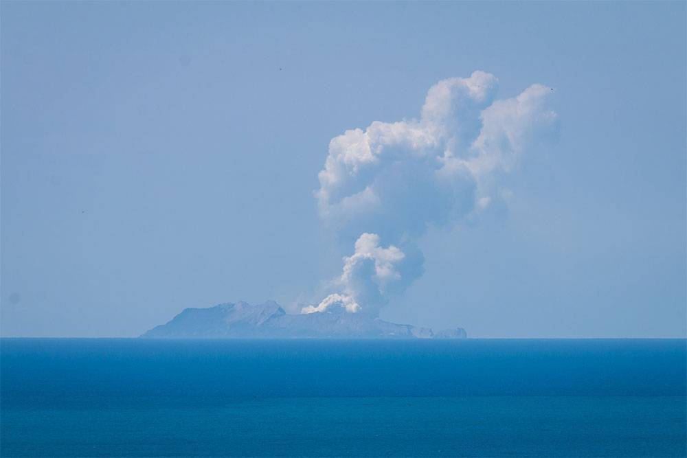 В Новой Зеландии произошло извержение вулкана, есть жертвы среди туристов