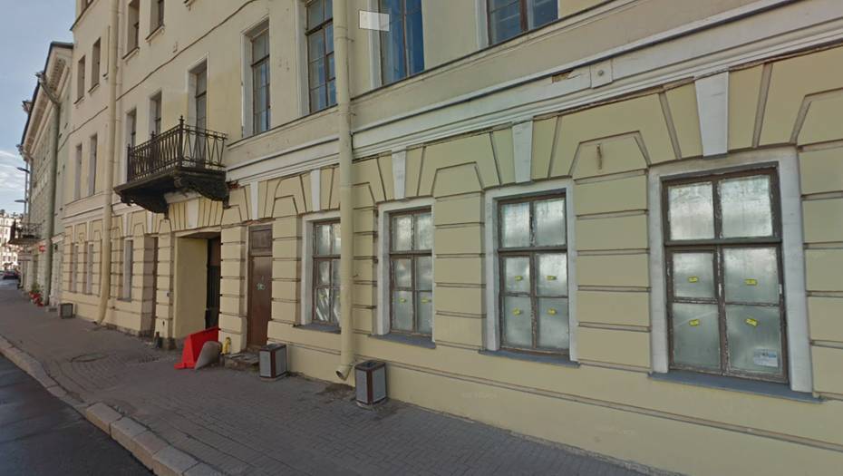 Офис для трамвая. "Трансмашхолдинг" купил за 461 млн рублей здание на набережной Мойки