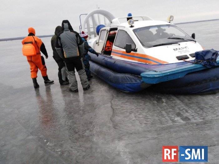 В Ивановской области откололась льдина с рыбаками