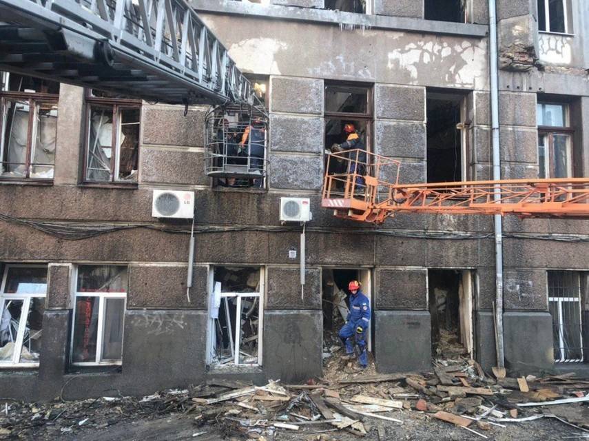 Пожар в колледже Одессы. Под завалами нашли еще два тела