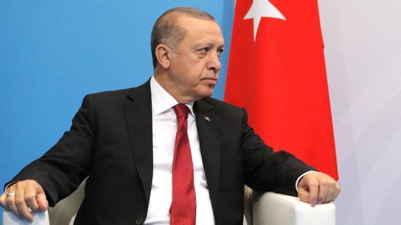 Эрдоган раскритиковал Макрона за слова об исламском терроризме