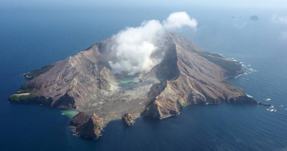 По крайней мере один человек погиб при&nbsp;извержении вулкана в&nbsp;Новой Зеландии
